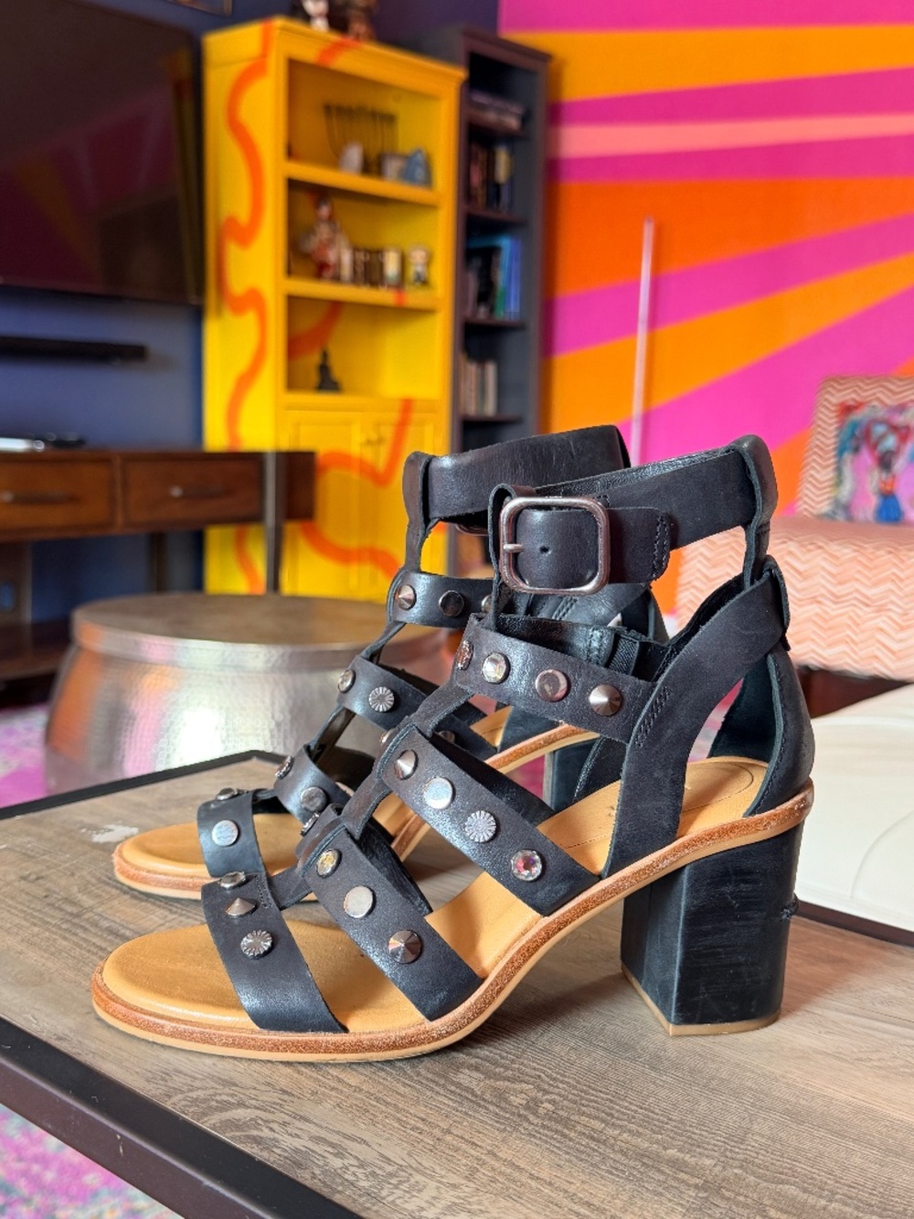 UGG Black Leather Studded Gladiator Block Heel Sandals Women’s Size 7